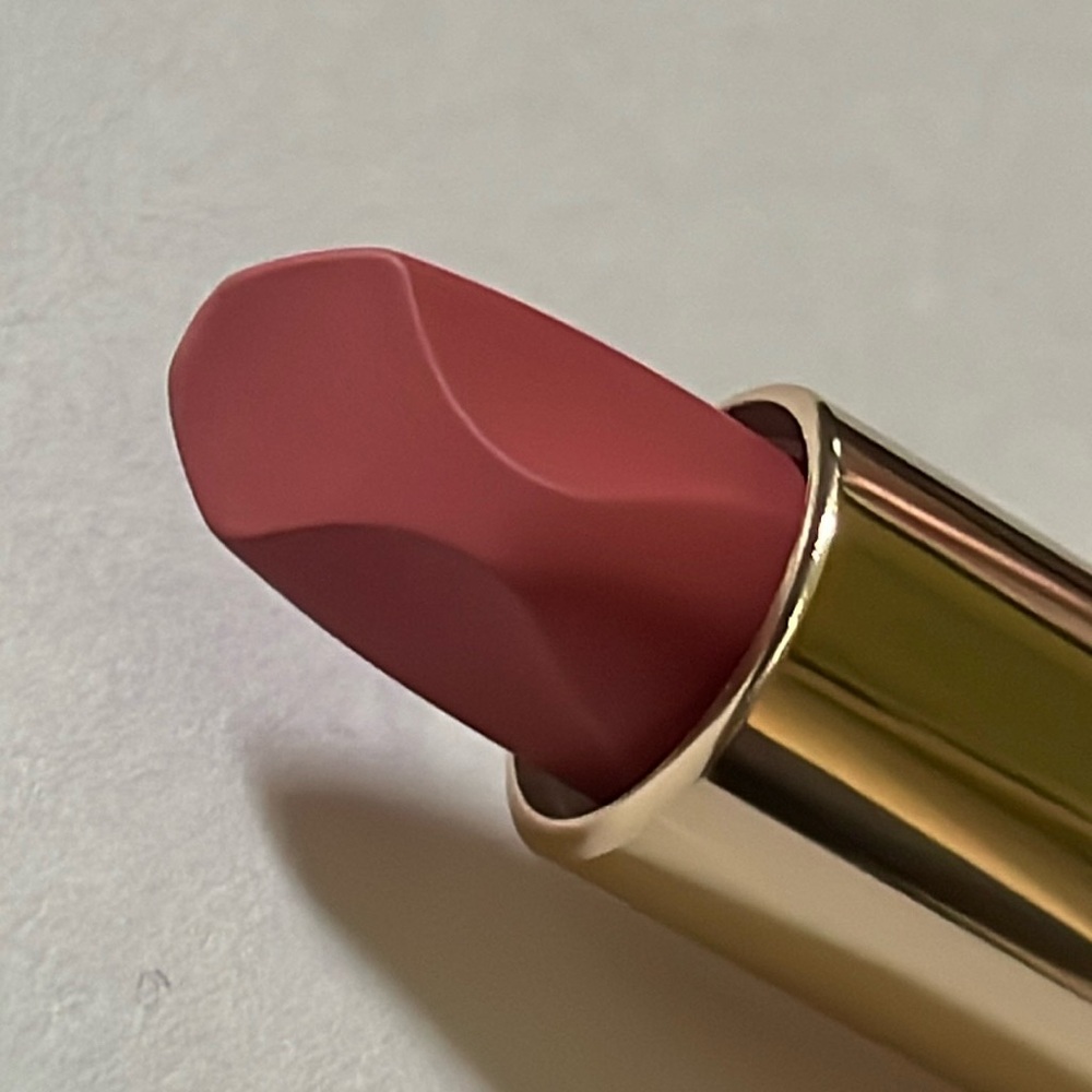 L;Oreal Colour Riche lipstick 171 NU CONFIDENT - Picture 3 of 8